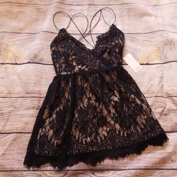 Tobi Dresses & Skirts - NWT Tobi XS black lace lined dress